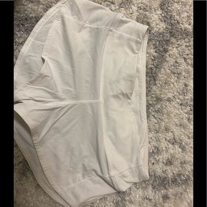 Lululemon white speed up shorts size 2